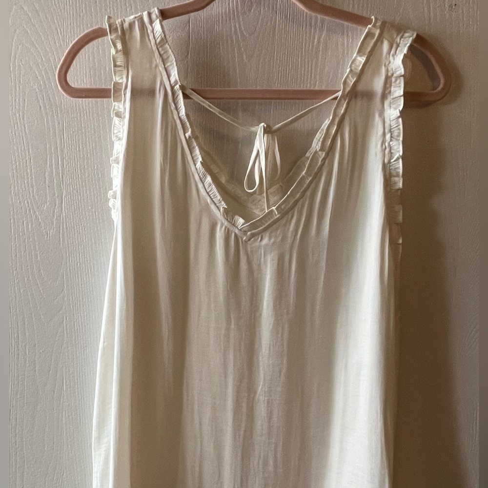 Lauren Conrad sleeveless top. Size XL